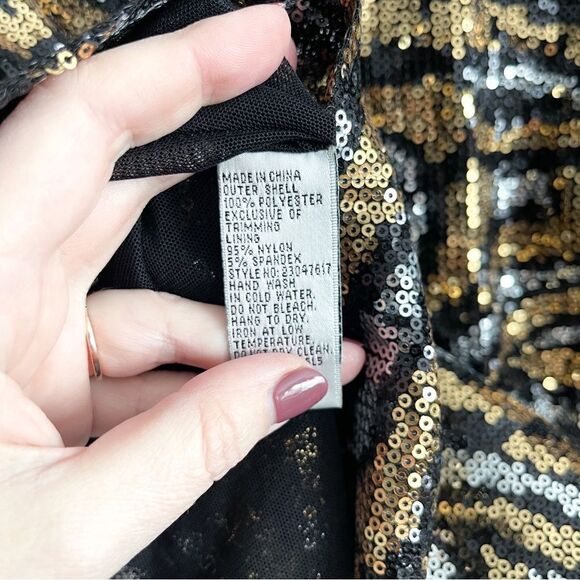 Bianca Nygard Petite Sequined Top Women's 6 V-Neck Gold Silver Cap Sleeves Lined - Picture 6 of 10